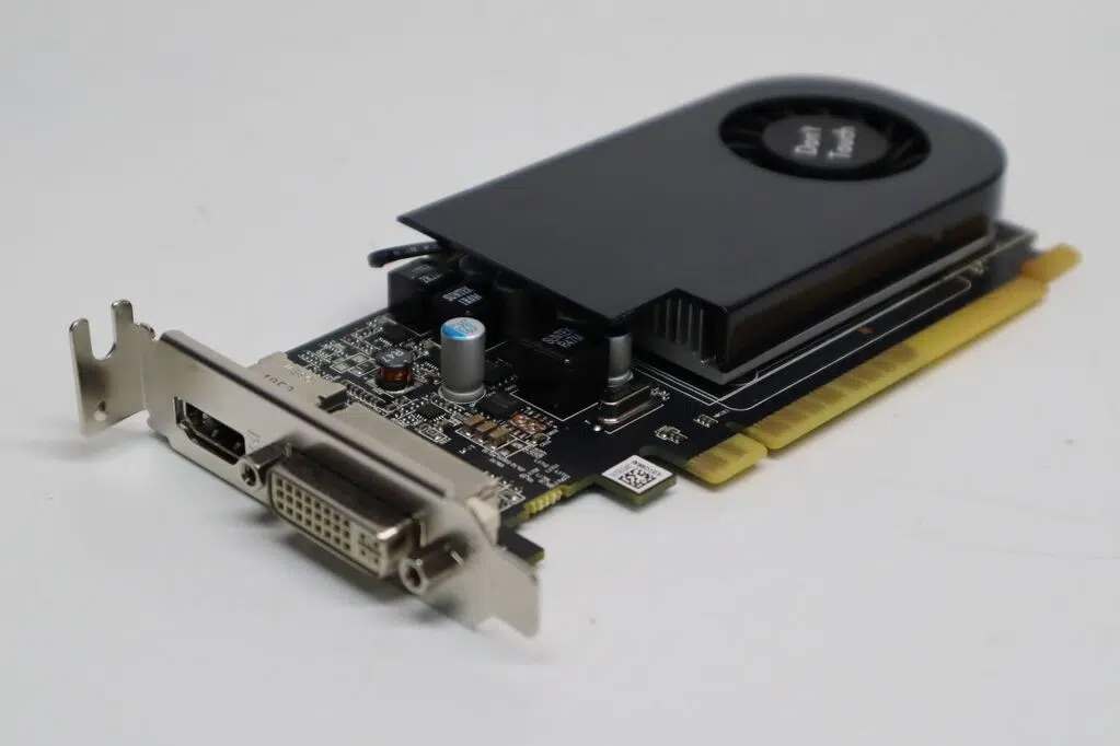 AMD-Radeon-R7-350-3.png